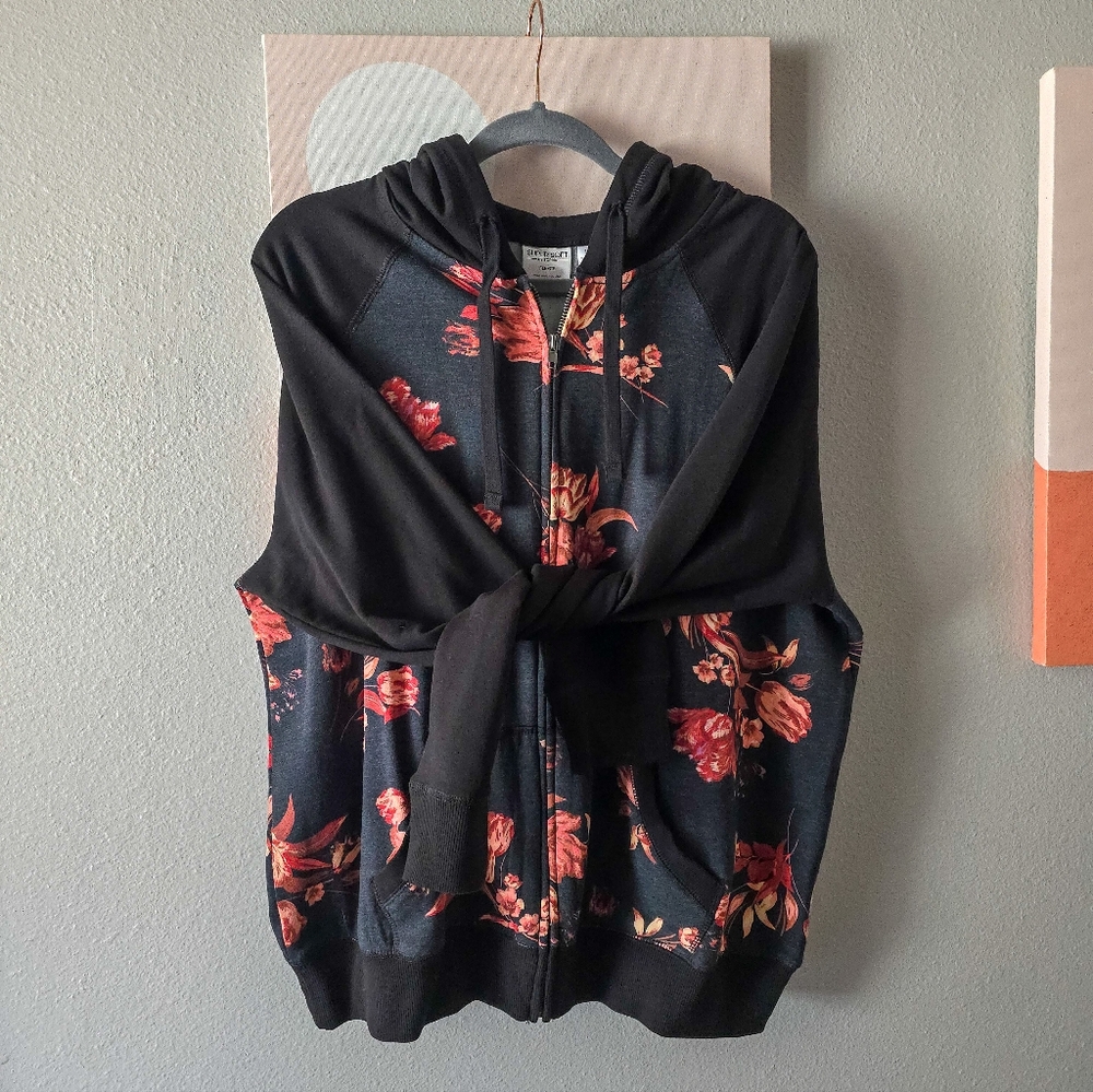 1 / 1X / 14-16 TORRID Super Soft Fleece Zip Up Raglan Hoodie - Black Floral